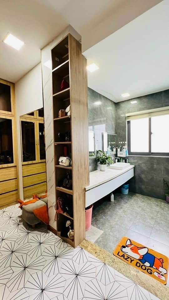 Bán Nhà  Đường Số 33 P Bìng Trưng Tây, Q2, Tp Hcm.  Dt 67M2, 5 Tầng, 6Pn, Sổ Hồng. Giá 9.39  Tỷ