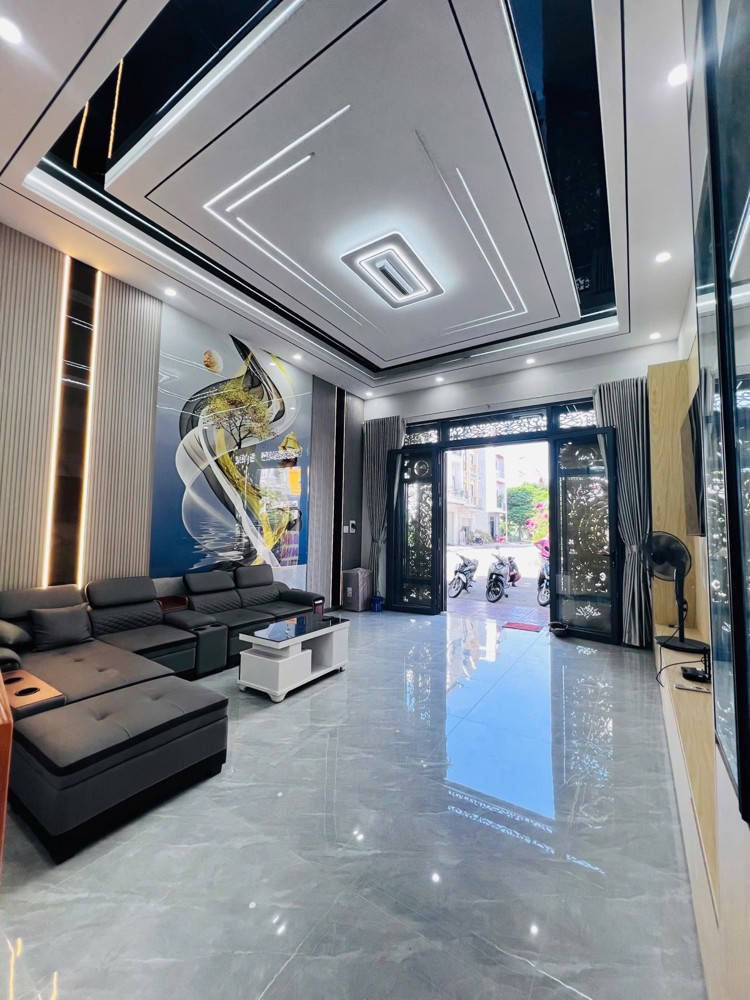 NHÀ ĐẸP 1 TRỆT 1 LỬNG 2 LẦU – SÂN THƯỢNG TRƯỚC SAU - CHIÊU LIÊU - DĨ AN