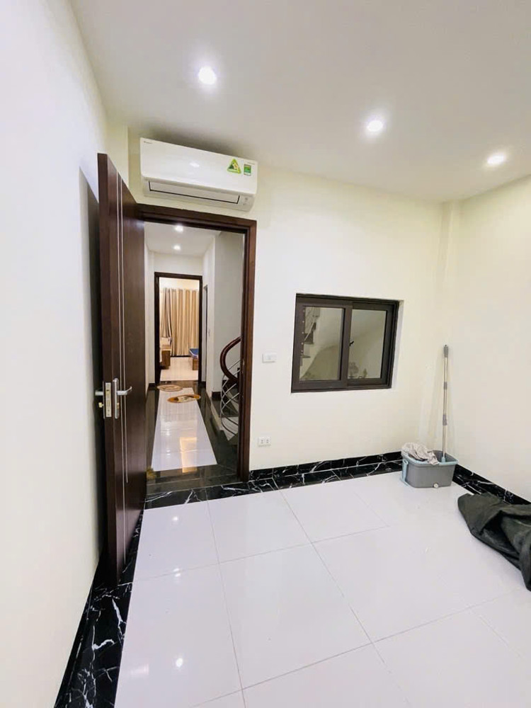 BÁN NHÀ NGỌC THỤY ĐẸP  LONG LANH - NGÕ THÔNG ,  40M² GIÁ HƠN 7 TỶ