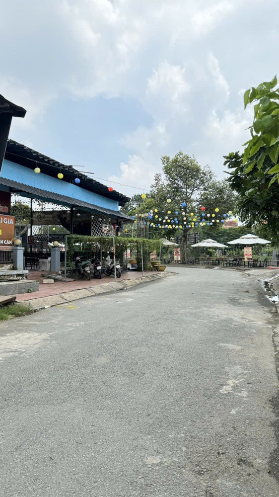 Đất Mặt Tiền KDC Bình Chánh View Sông Hồ - Sát Quận 8 - Đang Có Dòng Tiền Cho Thuê - Ngang Khủng