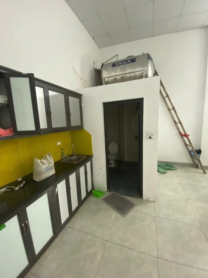 Cần bán nhà Cấp 4 Phố Định Công Thượng, 36m2 x  mặt tiền 5m, giá 1.8 tỷ