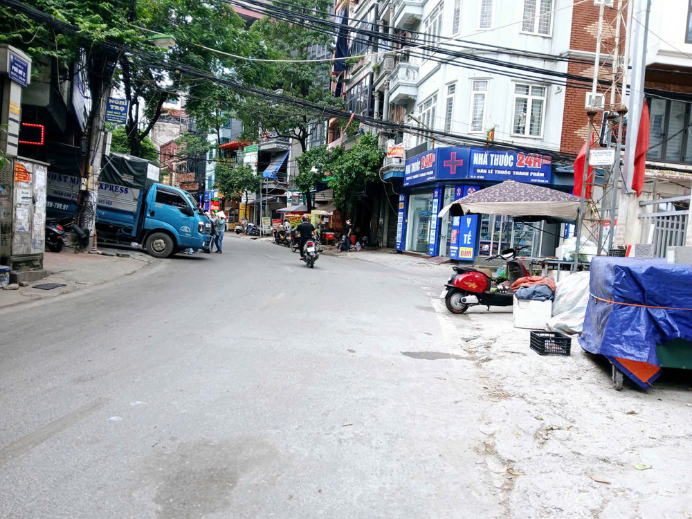 CC CẦN BÁN CĂN NHÀ 2.5 TẦNG  DIỆN TÍCH 33M.NĂM NGAY GIỮA TRUNG TÂM HÀ NỘI, CHỈ VÀI TRĂM MÉT LÀ RA