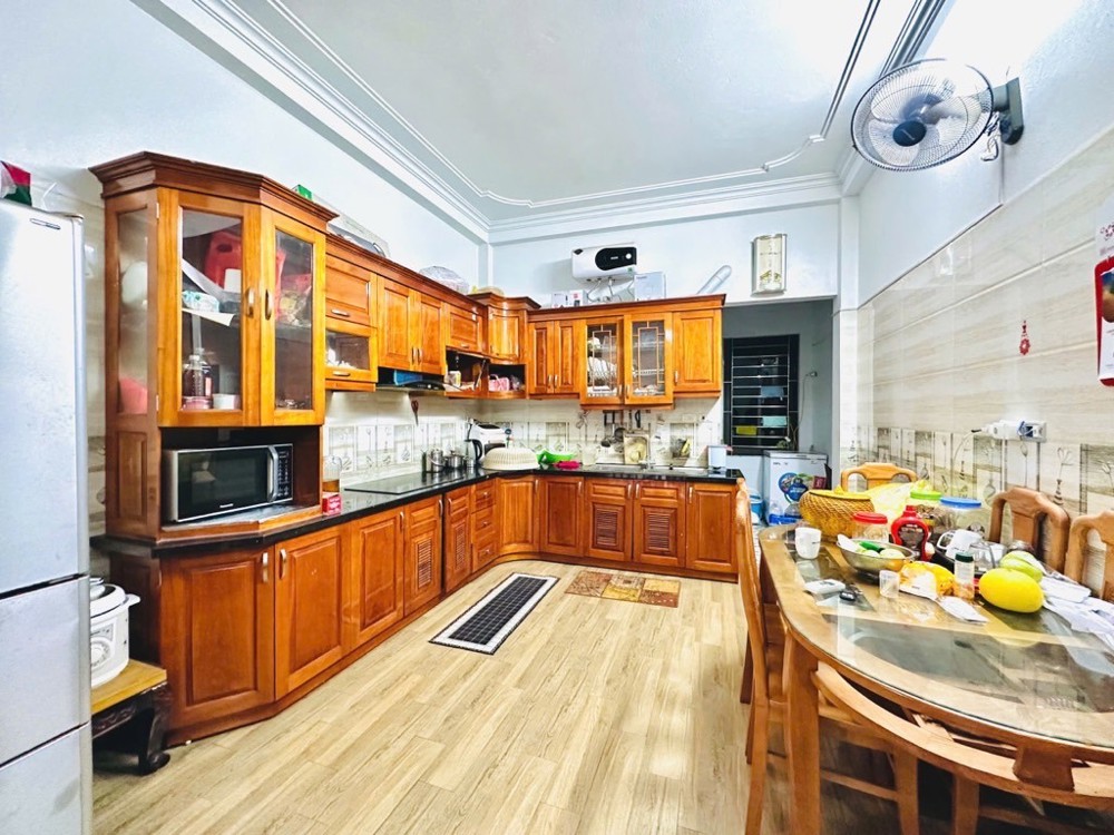 Nhà Phố Trung Kính, ô tô vào nhà, kinh doanh thuận tiện. Nhà 6 tầng - 6 ngủ - Gần 60m2 - Giá nhỉnh