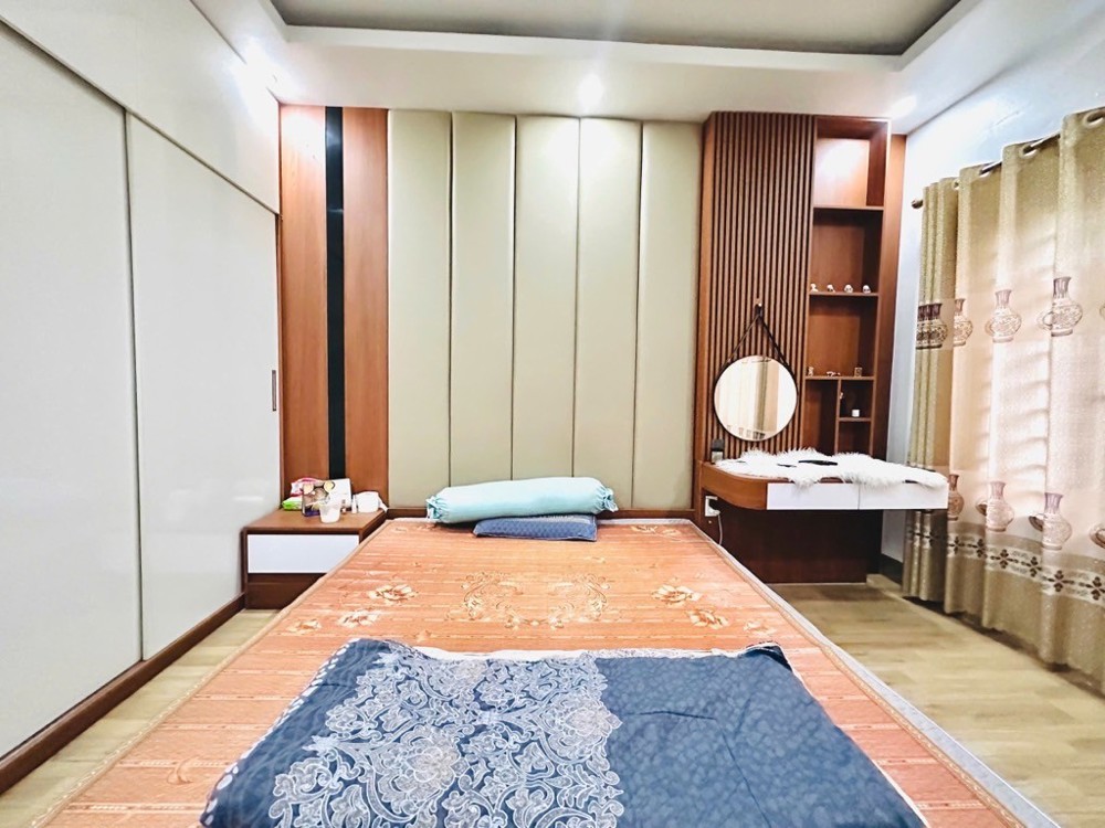Nhà Phố Trung Kính, ô tô vào nhà, kinh doanh thuận tiện. Nhà 6 tầng - 6 ngủ - Gần 60m2 - Giá nhỉnh