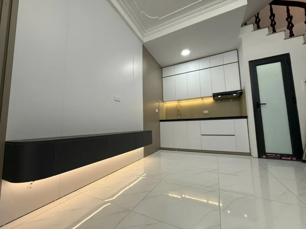 Bán Nhà Kim Ngưu 19m2. 5 tầng. mặt tiền 4m. giá 5.2 Tỷ Hai Bà Trưng Hà