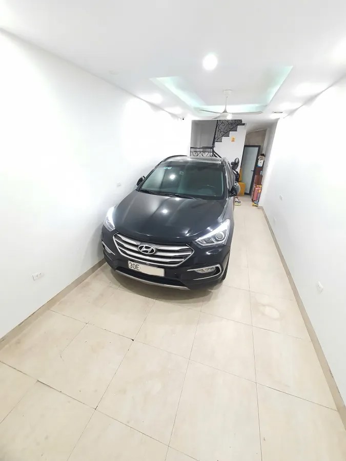 Bán Nhà Nguyễn Khoái 30m2. 5 tầng. mặt tiền 3.21m. giá 12.6 Tỷ Hai Bà Trưng Hà Nội