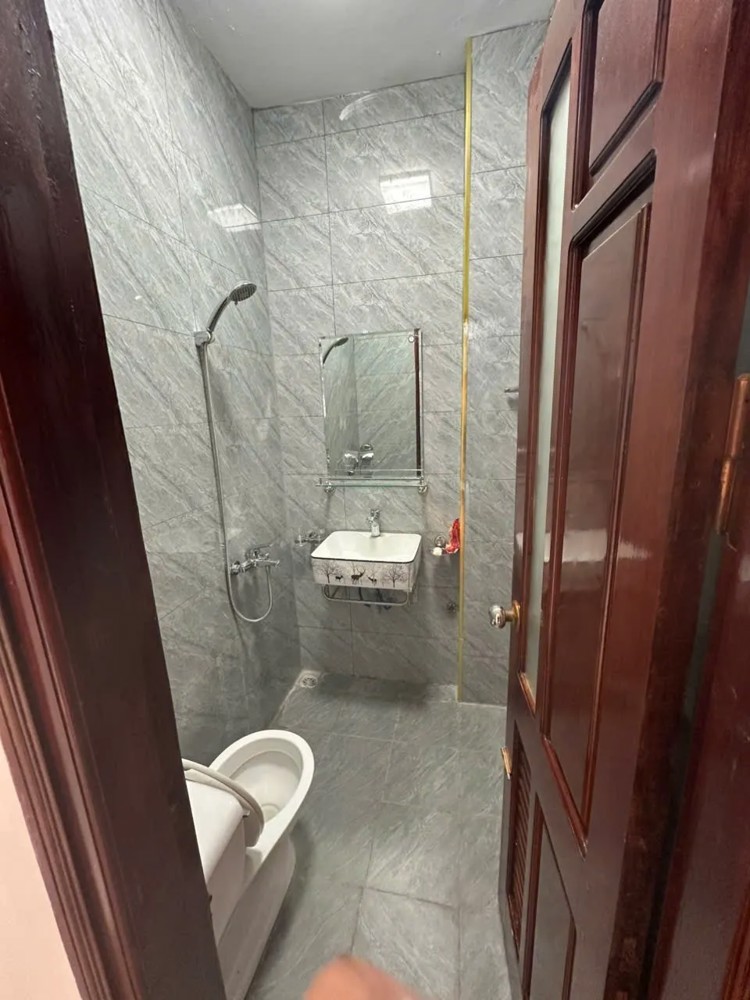 Bán Nhà Thịnh Quang 20/25m2. 5 tầng. mặt tiền 4.2m. giá 5.3 Tỷ Đống Đa Hà Nội