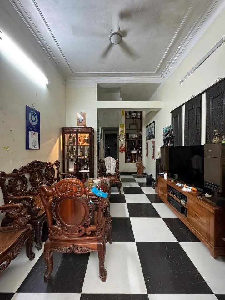 Bán nhà Kim Ngưu 40/45m2. 4 tầng. mặt tiền 3.6m. giá đẹp 10.6 tỷ Hai Bà Trưng Hà Nội
