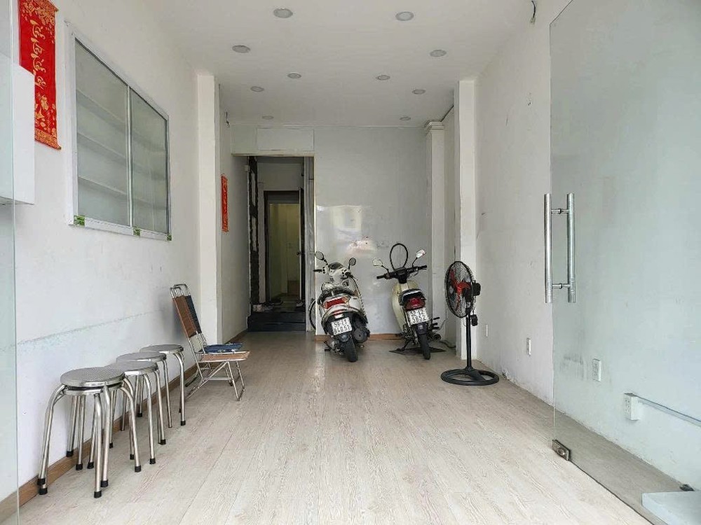 NHÀ ĐẸP – GIÁ TỐT –CẦN BÁN  NHANH  3 CĂN NHÀ TẠI đường Tạ Quang Bửu Phường 2 Quận 8, HCM