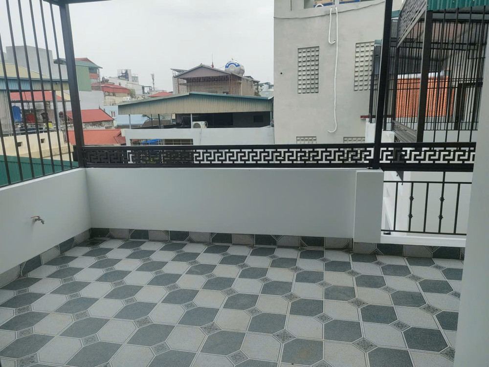 Bán nhà Lạc Long Quân - Tây Hồ, DT75m2, MT4.8m, gần Hồ Tây lộng gió (Chỉ 11.3 tỷ)