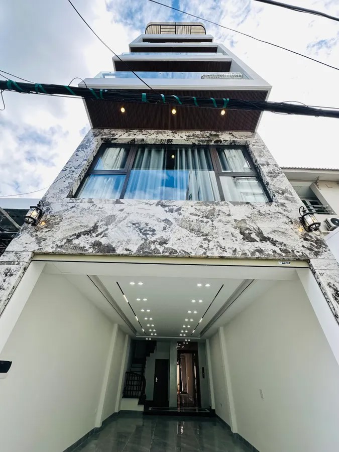 NHÀ MỚI Ô TÔ VÀO NHÀ NGÕ NÔNG 10M RA MẶT PHỐ NGUYỄN VĂN LINH 5 TẦNG 52 M2 X 13.2TỶ