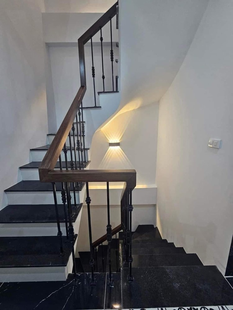 Cho con ra ở riêng - Cần bán gấp tòa CCMN ngõ 254 Minh Khai