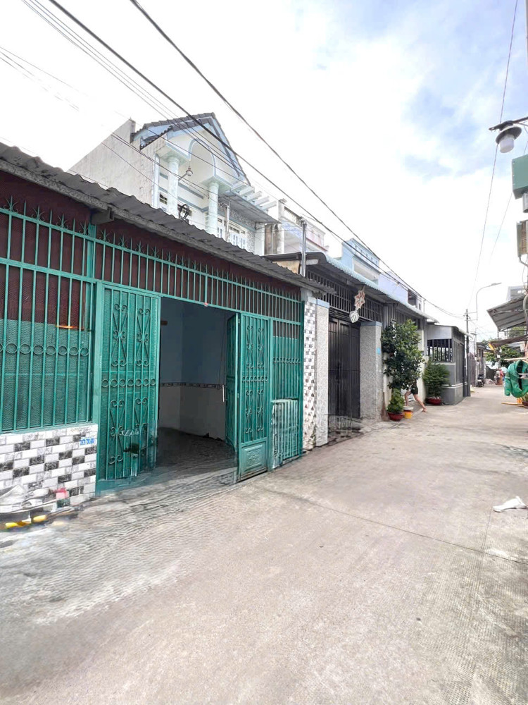 BÁN NHÀ CẤP 4 –SHR 5 X 20M  TRỊNH THỊ DỐI, ĐÔNG THẠNH, HÓC MÔN HẺM XE HƠITHÔNG