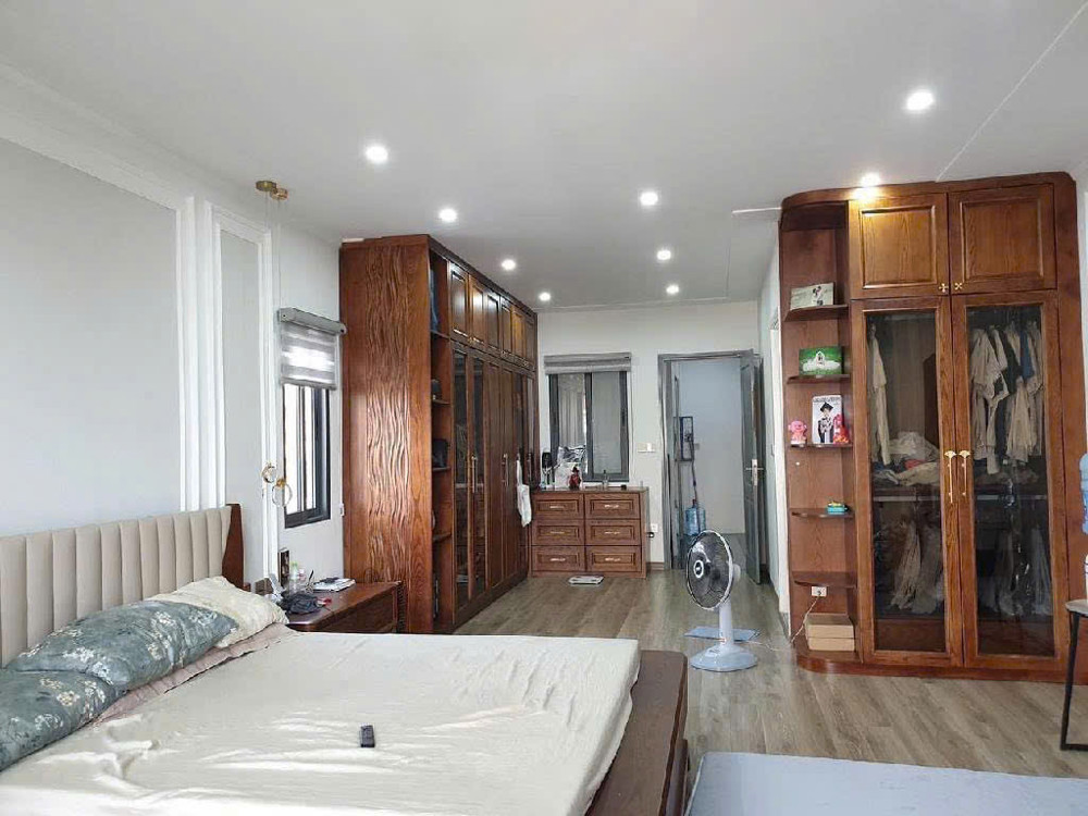 Bán nhà phân lô Huỳnh Thúc Kháng - Sổ đỏ 80m 5 tầng - Vỉa hè rộng, 2 mặt ngõ - Kinh doanh