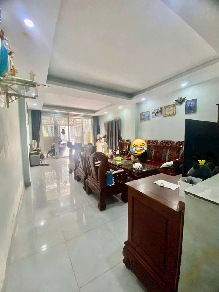 ❤️ Nhà đẹp 3 tầng, diện tích 90m2 (4.5 x 20), giá chỉ 5.3 tỷ