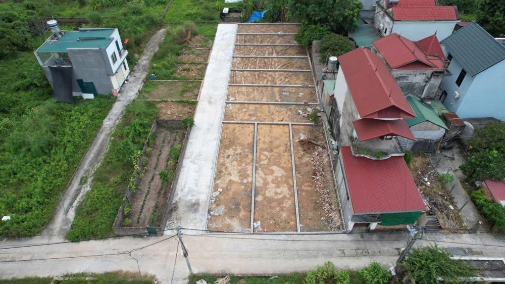 BÁN ĐẤT TỔ 10 (ẤP TRE, XÃ QUANG MINH, HN)-ÔTÔ VÀO ĐẤT, 100% THỔ CƯ, GIÁ ĐẦU TƯ (chỉ 2.6tỷ/lô) BÁN ĐẤT TỔ 10 (ẤP TRE, XÃ QUANG MINH, HN)-ÔTÔ VÀO ĐẤT, 100% THỔ CƯ, GIÁ ĐẦU TƯ (chỉ 2.6tỷ/lô)