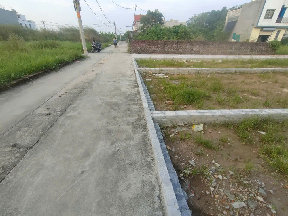 BÁN ĐẤT TỔ 10 (ẤP TRE, XÃ QUANG MINH, HN)-ÔTÔ VÀO ĐẤT, 100% THỔ CƯ, GIÁ ĐẦU TƯ (chỉ 2.6tỷ/lô) BÁN ĐẤT TỔ 10 (ẤP TRE, XÃ QUANG MINH, HN)-ÔTÔ VÀO ĐẤT, 100% THỔ CƯ, GIÁ ĐẦU TƯ (chỉ 2.6tỷ/lô)