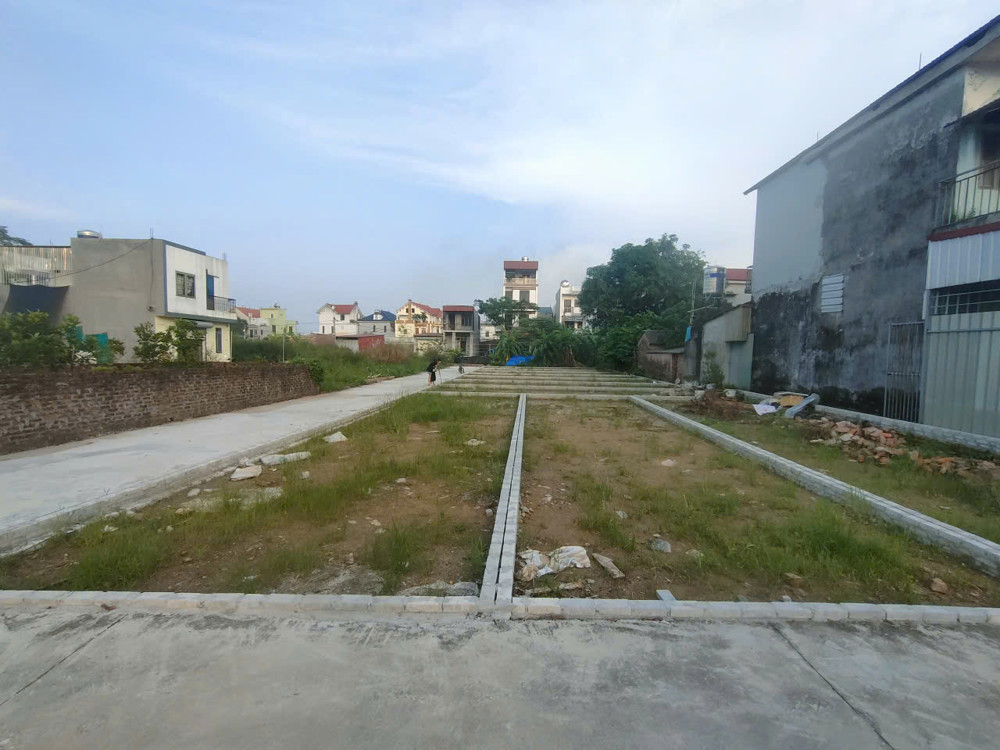 BÁN ĐẤT TỔ 10 (ẤP TRE, XÃ QUANG MINH, HN)-ÔTÔ VÀO ĐẤT, 100% THỔ CƯ, GIÁ ĐẦU TƯ (chỉ 2.6tỷ/lô) BÁN ĐẤT TỔ 10 (ẤP TRE, XÃ QUANG MINH, HN)-ÔTÔ VÀO ĐẤT, 100% THỔ CƯ, GIÁ ĐẦU TƯ (chỉ 2.6tỷ/lô)