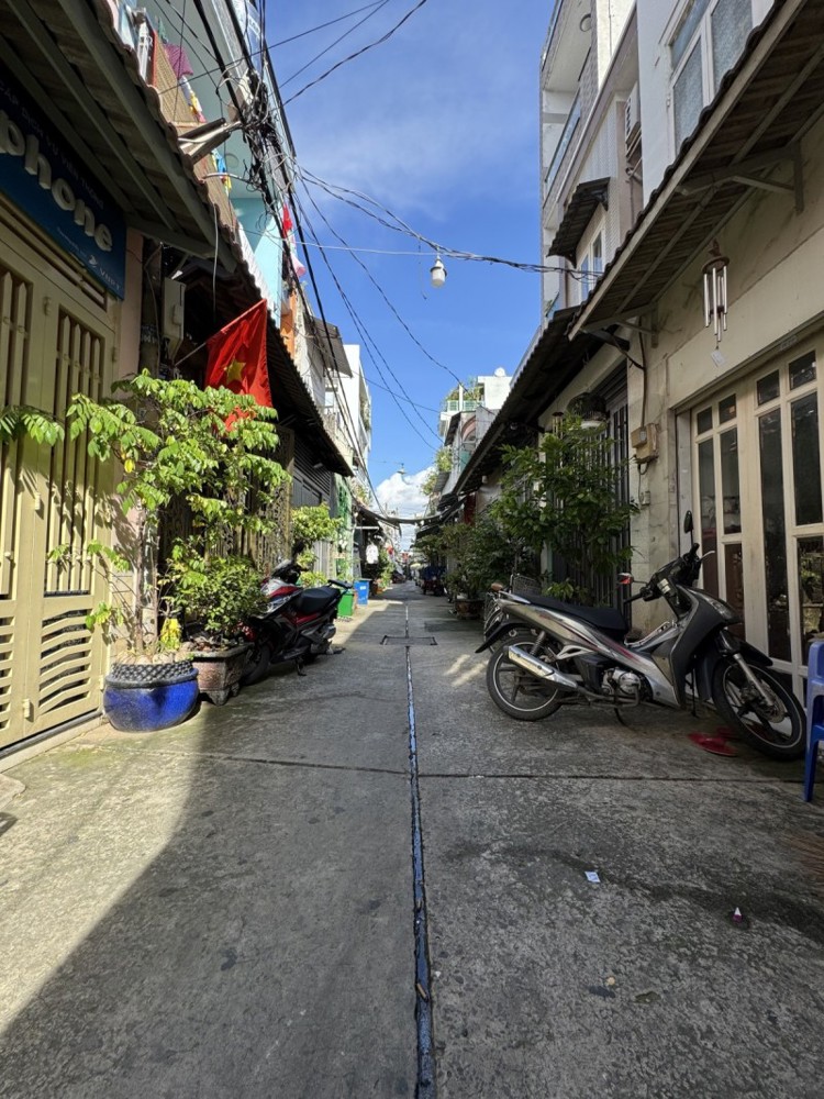 Nhỉnh 3 Tỷ – Gần Tên Lửa – 32M2 (4 x 8) – 2 Phòng Ngủ Mới Ở Ngay Nhỉnh 3 Tỷ – Gần Tên Lửa – 32M2 (4 x 8) – 2 Phòng Ngủ Mới Ở Ngay