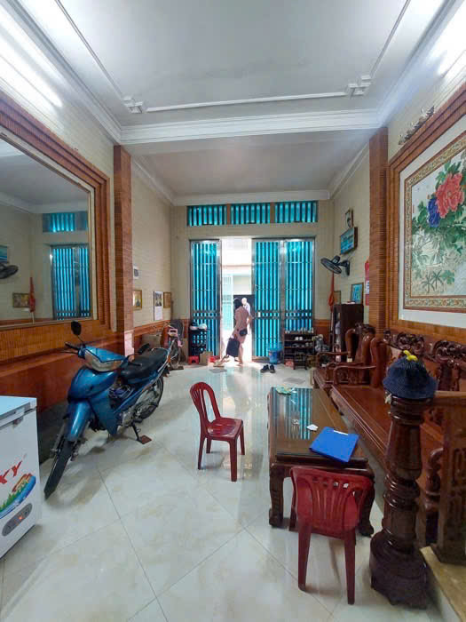 Nhà Xuân La, 43m, 5 tầng! Có gala oto, nở hậu! Mặt tiền lý tưởng! Nhà Xuân La, 43m, 5 tầng! Có gala oto, nở hậu! Mặt tiền lý tưởng!