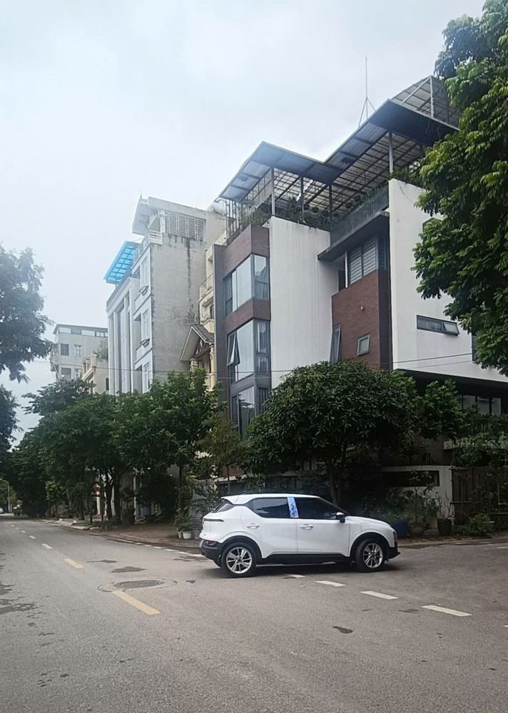 Hiếm - Đất ĐG Đức Diễn 144m2 - MT8m, Vỉa hè Container tránh, giá 39.8 tỷ Hiếm - Đất ĐG Đức Diễn 144m2 - MT8m, Vỉa hè Container tránh, giá 39.8 tỷ