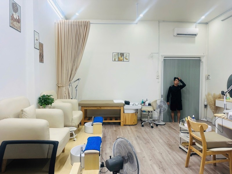 Bán nhà 2T MẶT TIỀN Nguyễn Thị Minh Khai,ngang 5M,ngay ngã 4 Chiêu Liêu Bán nhà 2T MẶT TIỀN Nguyễn Thị Minh Khai,ngang 5M,ngay ngã 4 Chiêu Liêu