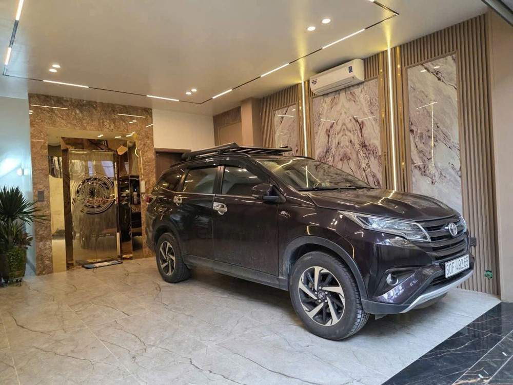 HIẾM- LONG BIÊN  NHÀ ĐẸP - GARA O TÔ - 6 TÂNG THANG MÁY- Bồ Đề 43m , 6 tầng Thang Máy - MT 5m quyền HIẾM- LONG BIÊN  NHÀ ĐẸP - GARA O TÔ - 6 TÂNG THANG MÁY- Bồ Đề 43m , 6 tầng Thang Máy - MT 5m quyền