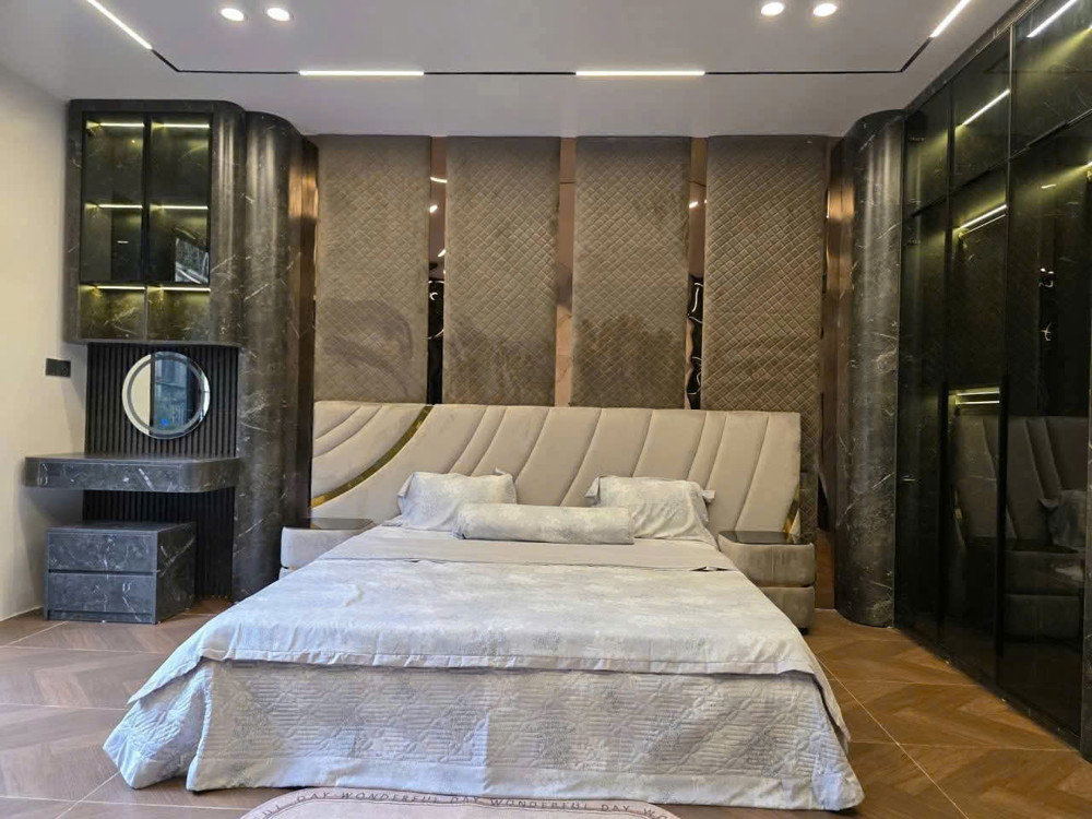 HIẾM- LONG BIÊN  NHÀ ĐẸP - GARA O TÔ - 6 TÂNG THANG MÁY- Bồ Đề 43m , 6 tầng Thang Máy - MT 5m quyền HIẾM- LONG BIÊN  NHÀ ĐẸP - GARA O TÔ - 6 TÂNG THANG MÁY- Bồ Đề 43m , 6 tầng Thang Máy - MT 5m quyền