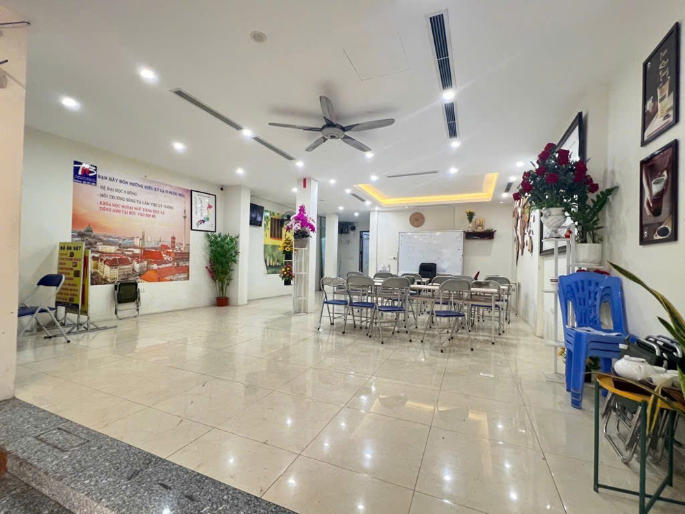 Cực hót tại Văn Phú Hà Đông nhỉnh 17 tỷ Cực hót tại Văn Phú Hà Đông nhỉnh 17 tỷ