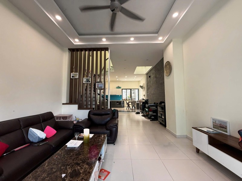 Bán Nhà Đuóng Số 27 Hiệp Bình Chánh, Thủ Đức, 85M2, 3 Tầng, 3Pn, Sh, Giá 12.3 Tỷ