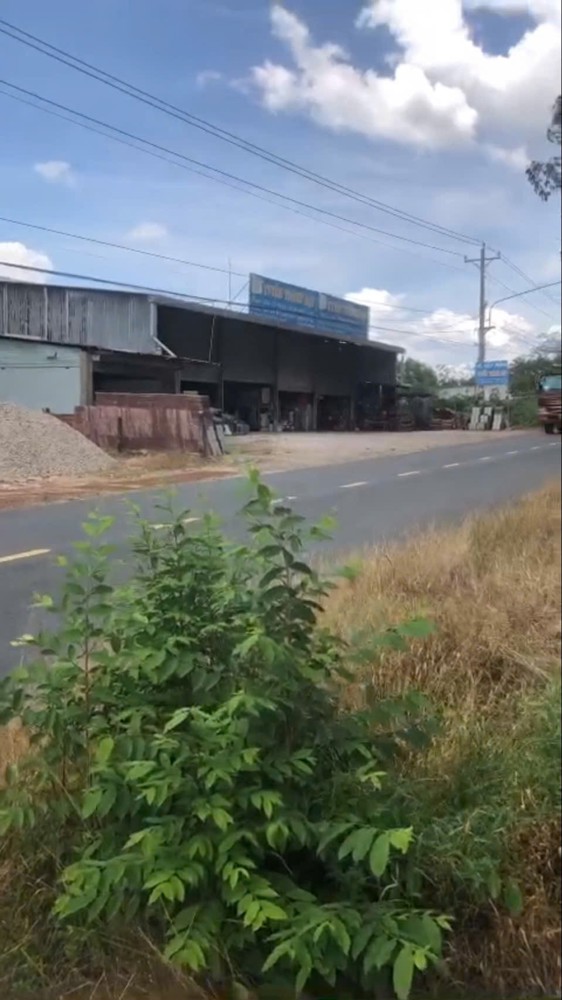 NHÀ VỊ TRÍ ĐẸP- GIÁ TỐT CHÍNH CHỦ CẦN BÁN NHANH căn nhà tại huyện Dầu Tiếng, tỉnh Bình Dương