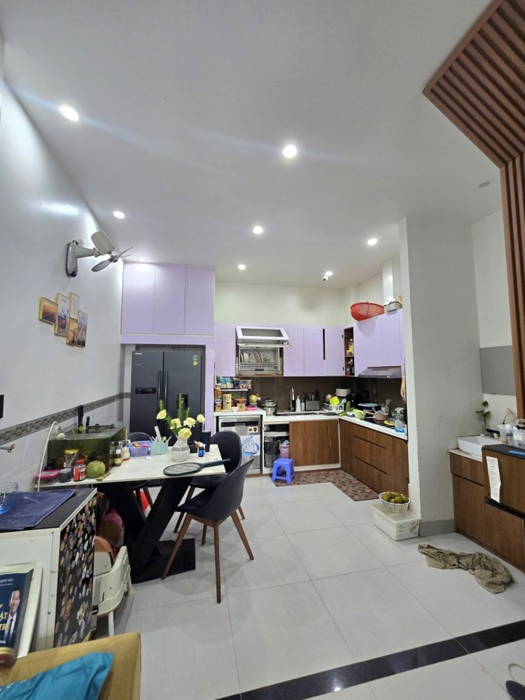 Bán nhà Thủ Đức, Linh Đông, đường Số 8, 4x15m, 4 tầng, 4PN, SH, 7.35 tỷ