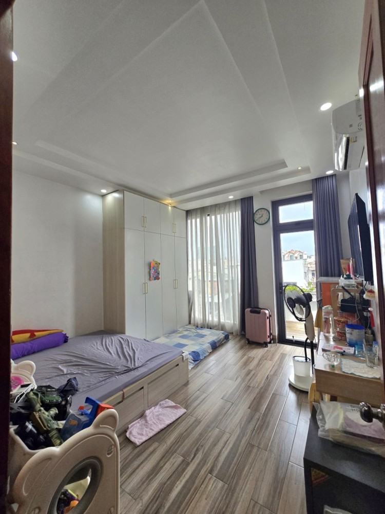 Bán nhà Thủ Đức, Linh Đông, đường Số 8, 4x15m, 4 tầng, 4PN, SH, 7.35 tỷ