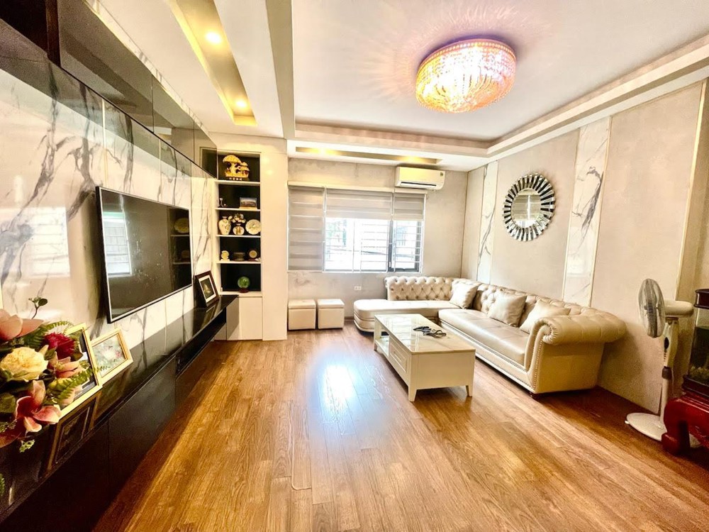 Nhà Phân lô Hoàng Văn Thái-Ngõ thông, Kinh doanh-Ôtô tránh- Dân xây- 60m, 5 tầng. 18,5 tỷ Nhà Phân lô Hoàng Văn Thái-Ngõ thông, Kinh doanh-Ôtô tránh- Dân xây- 60m, 5 tầng. 18,5 tỷ