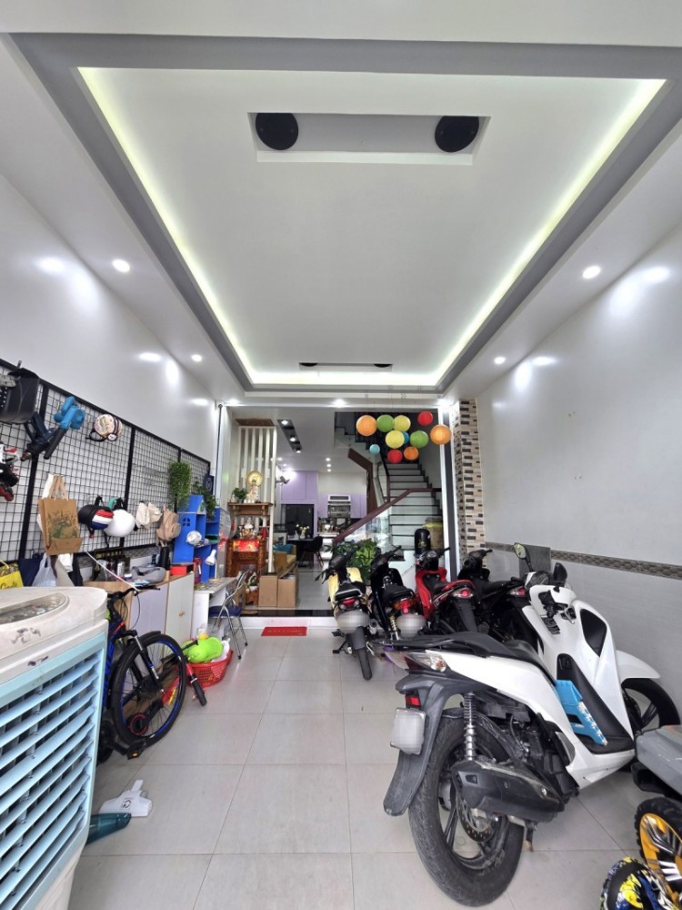 Bán nhà Thủ Đức, Linh Đông, đường Số 8, 4x15m, 4 tầng, 4PN, SH, 7.35 tỷ