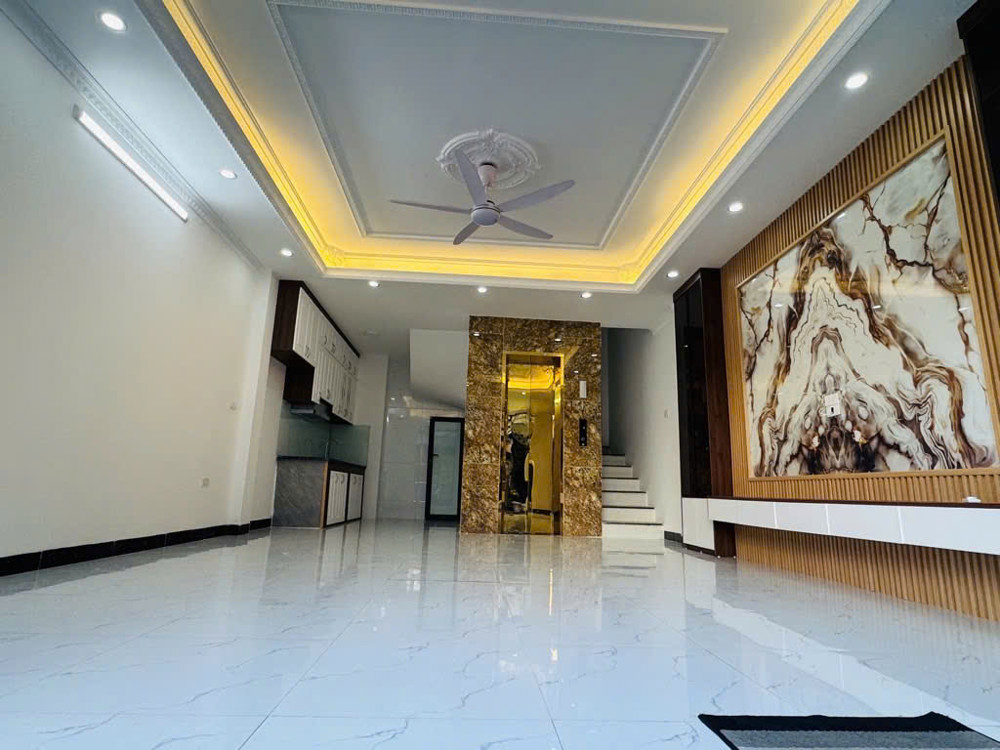 Nhà Ngọc Lâm xây mới 6 tầng – 47m – thang máy, ôtô đỗ trong nhà, 2 mặt thoáng, giá 11.7 tỷ Nhà Ngọc Lâm xây mới 6 tầng – 47m – thang máy, ôtô đỗ trong nhà, 2 mặt thoáng, giá 11.7 tỷ