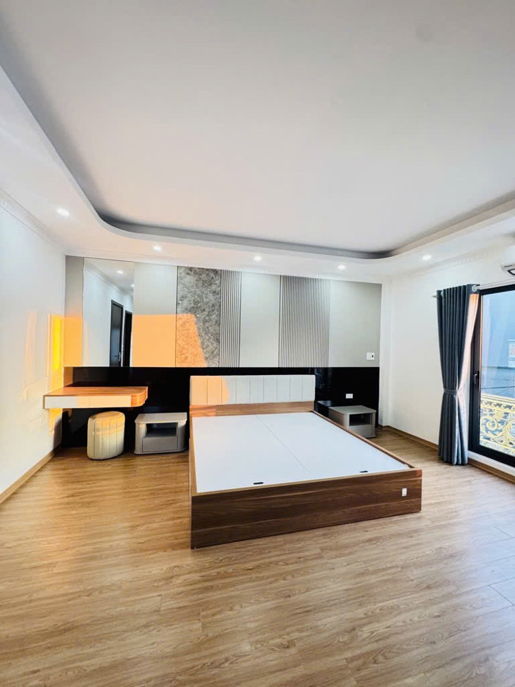 Nhà Ngọc Lâm xây mới 6 tầng – 47m – thang máy, ôtô đỗ trong nhà, 2 mặt thoáng, giá 11.7 tỷ Nhà Ngọc Lâm xây mới 6 tầng – 47m – thang máy, ôtô đỗ trong nhà, 2 mặt thoáng, giá 11.7 tỷ