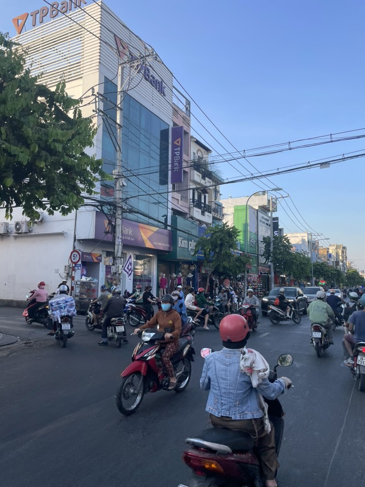 BÁN NHÀ MẶT TIỀN ĐƯỜNG NGUYỄN ẢNH THỦ, 32x50m giá 175 tỷ TL, Q12 BÁN NHÀ MẶT TIỀN ĐƯỜNG NGUYỄN ẢNH THỦ, 32x50m giá 175 tỷ TL, Q12