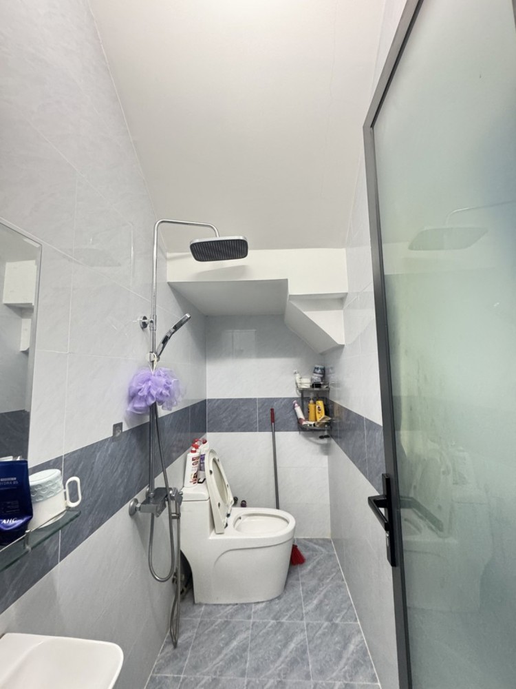 Bán nhà đường Nguyễn Xiển, Q.9: 66m2, 3 tầng, 4PN, SH, 5.5 tỷ. LH: 0933125879 Bán nhà đường Nguyễn Xiển, Q.9: 66m2, 3 tầng, 4PN, SH, 5.5 tỷ. LH: 0933125879