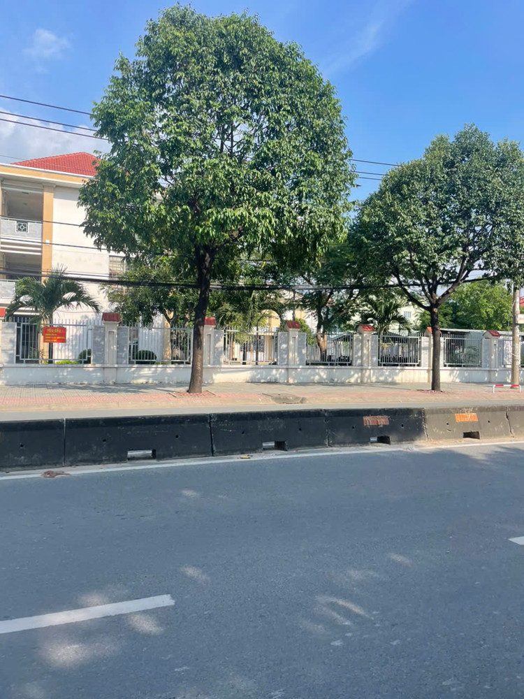 Bán nhà mặt tiền 21x50m giá 100 tỷ Đường Lê Thị Riêng Bán nhà mặt tiền 21x50m giá 100 tỷ Đường Lê Thị Riêng