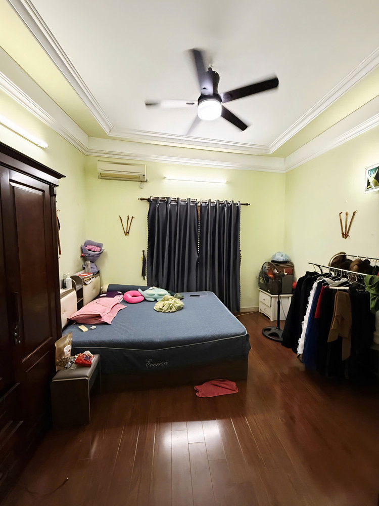Hiếm, bán nhà Lạc Long Quân ngõ nông, gần ô tô, 46m² 5 tầng giá 9.8 tỷ Hiếm, bán nhà Lạc Long Quân ngõ nông, gần ô tô, 46m² 5 tầng giá 9.8 tỷ