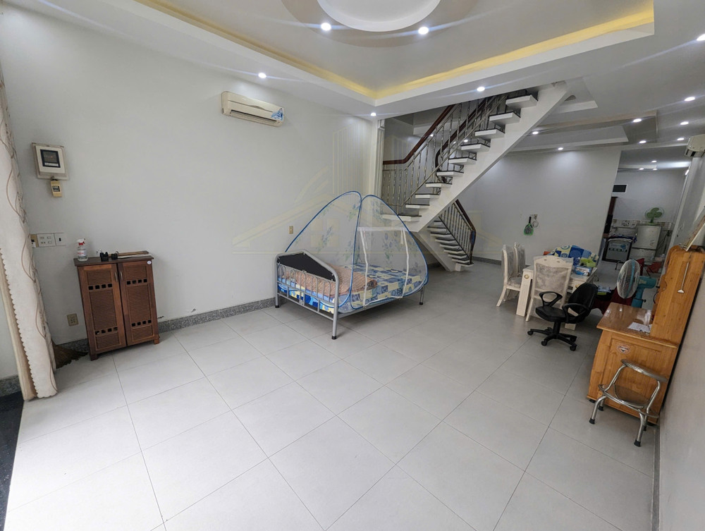 Cho Thuê Nhà 1 Trệt 1 Lầu + 1 Sân Thượng Rộng Rãi - CMT8 - Phường Cái Khế Cho Thuê Nhà 1 Trệt 1 Lầu + 1 Sân Thượng Rộng Rãi - CMT8 - Phường Cái Khế