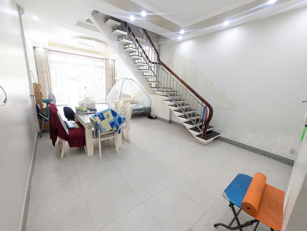 Cho Thuê Nhà 1 Trệt 1 Lầu + 1 Sân Thượng Rộng Rãi - CMT8 - Phường Cái Khế Cho Thuê Nhà 1 Trệt 1 Lầu + 1 Sân Thượng Rộng Rãi - CMT8 - Phường Cái Khế