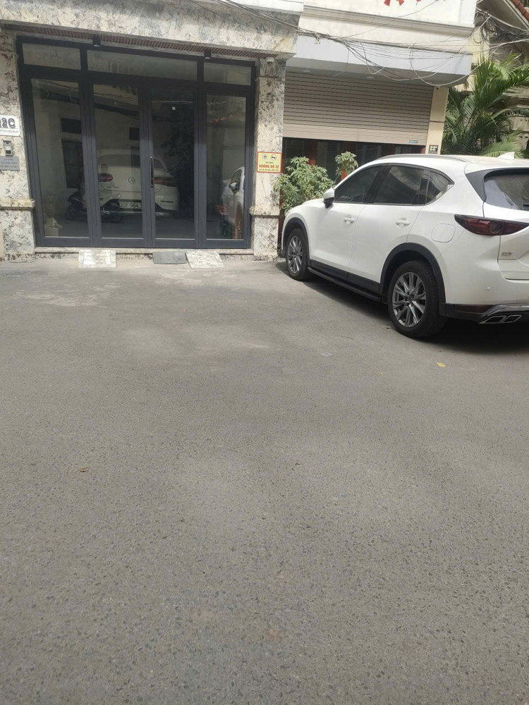 Nhà đẹp Tây Hồ - Lạc Long Quân, DT65m2, MT4.5m, 7 tầng, gara ôtô, ôtô đỗ cửa ngày đêm