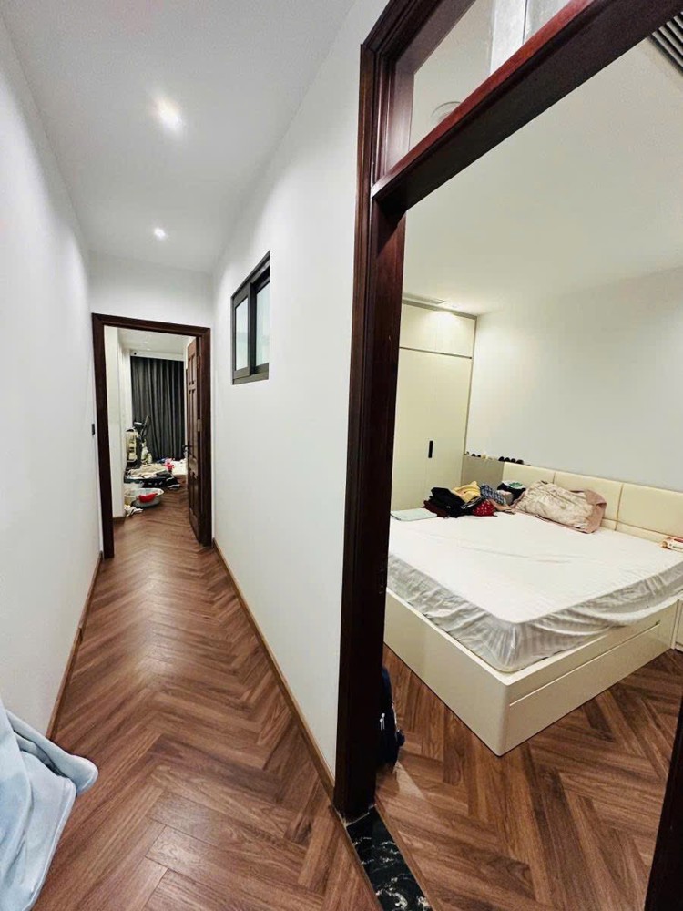 Nhà đẹp Tây Hồ - Lạc Long Quân, DT65m2, MT4.5m, 7 tầng, gara ôtô, ôtô đỗ cửa ngày đêm