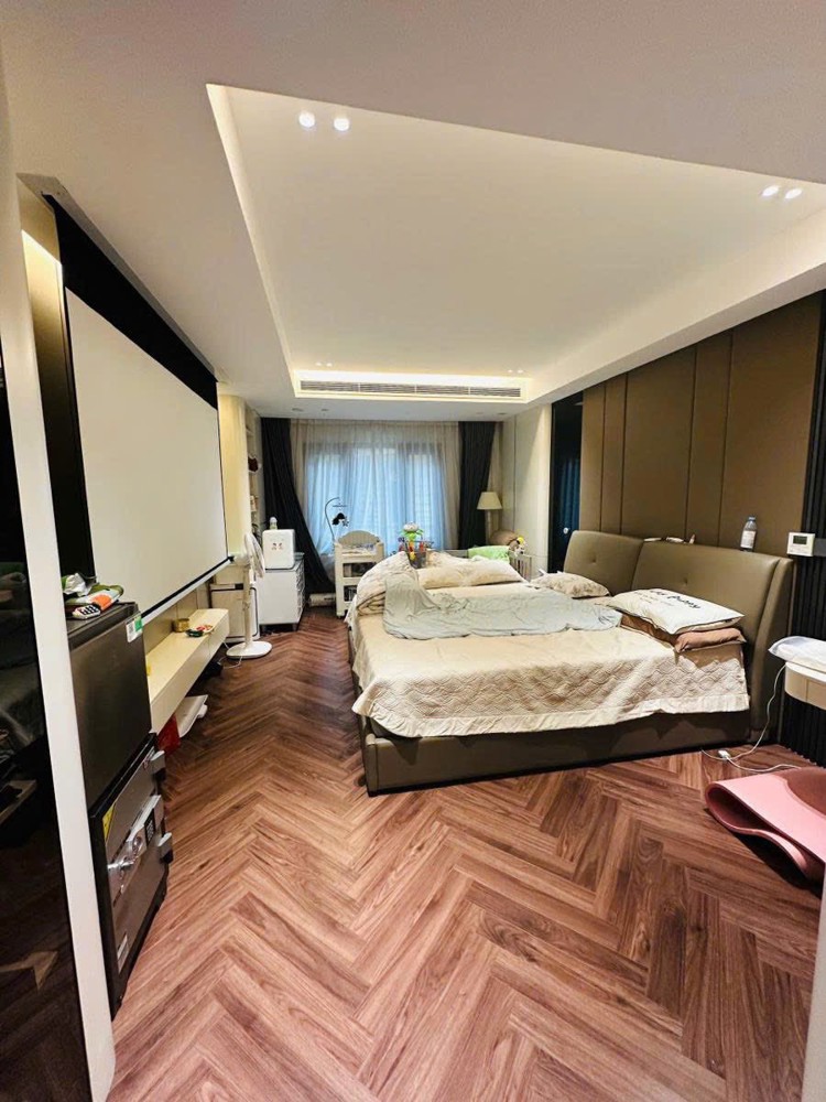 Nhà đẹp Tây Hồ - Lạc Long Quân, DT65m2, MT4.5m, 7 tầng, gara ôtô, ôtô đỗ cửa ngày đêm