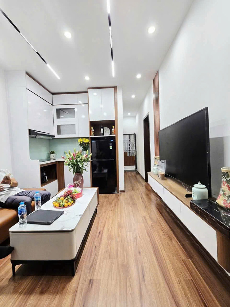 NHÀ ĐẸP - FULL NỘI THẤT - 2 NGỦ, 2 VS - THẤP TẦNG - Ô TÔ ĐỖ CHÂN TOÀ NHÀ- Tập thể phố Chùa Láng 55 NHÀ ĐẸP - FULL NỘI THẤT - 2 NGỦ, 2 VS - THẤP TẦNG - Ô TÔ ĐỖ CHÂN TOÀ NHÀ- Tập thể phố Chùa Láng 55