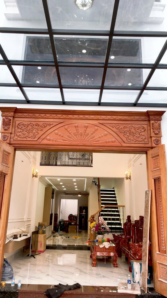 Siêu phẩm 5 tầng – thang máy Đức – full nội thất gỗ đỏ – gần Vạn Phúc City Siêu phẩm 5 tầng – thang máy Đức – full nội thất gỗ đỏ – gần Vạn Phúc City