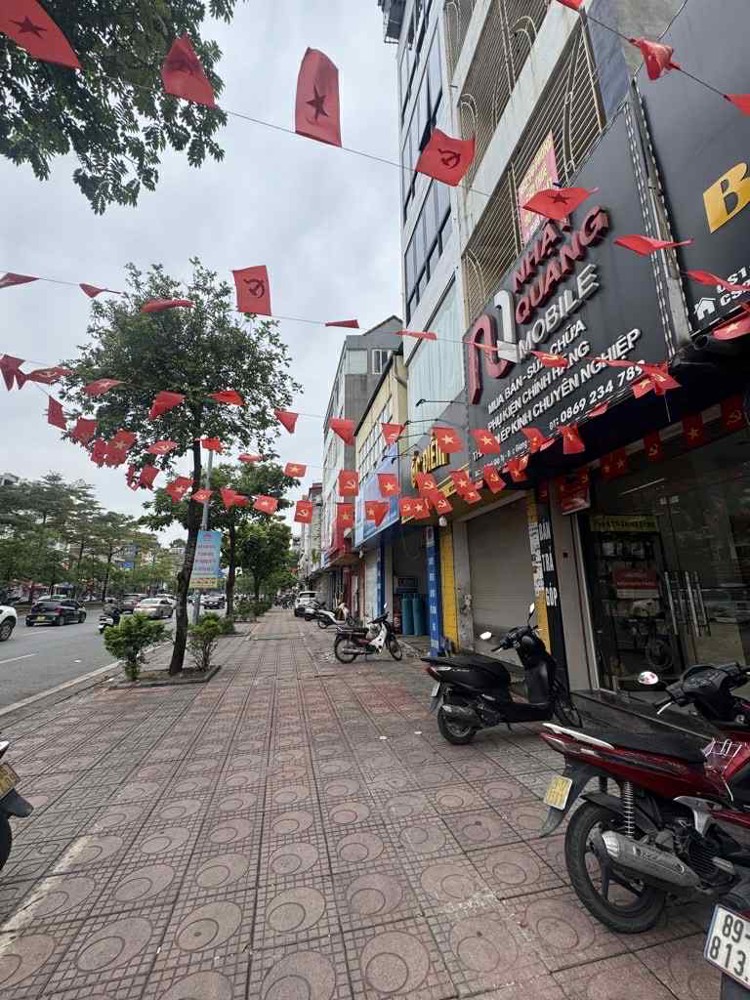 bán nhà mặt phố Ngô Gia Tự, vỉa hè đá bóng, gần BigC Long Biên, kinh doanh ngày đêm bán nhà mặt phố Ngô Gia Tự, vỉa hè đá bóng, gần BigC Long Biên, kinh doanh ngày đêm