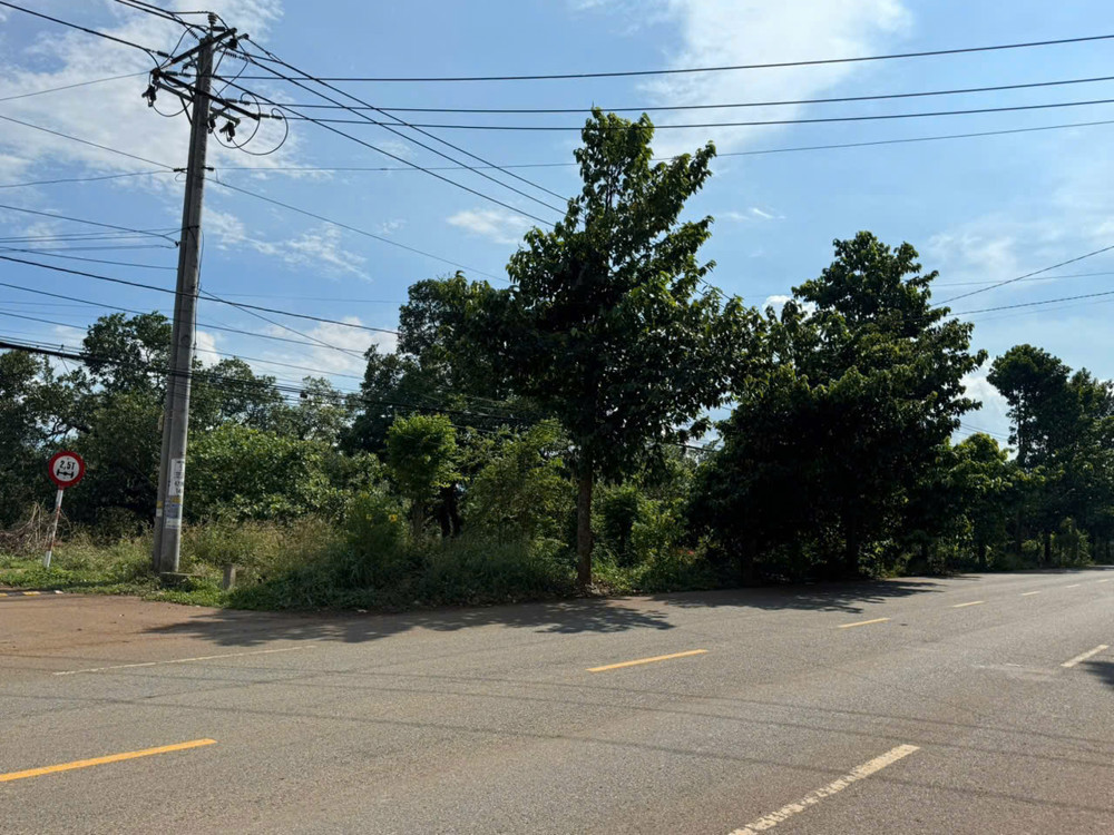 Hạ giá sốc chốt nhanh lô đất đẹp, khu dân cư hiện hữu:
Đất lớn 20.000m2(gần 2ha), 3 mặt tiền đường Hạ giá sốc chốt nhanh lô đất đẹp, khu dân cư hiện hữu:
Đất lớn 20.000m2(gần 2ha), 3 mặt tiền đường